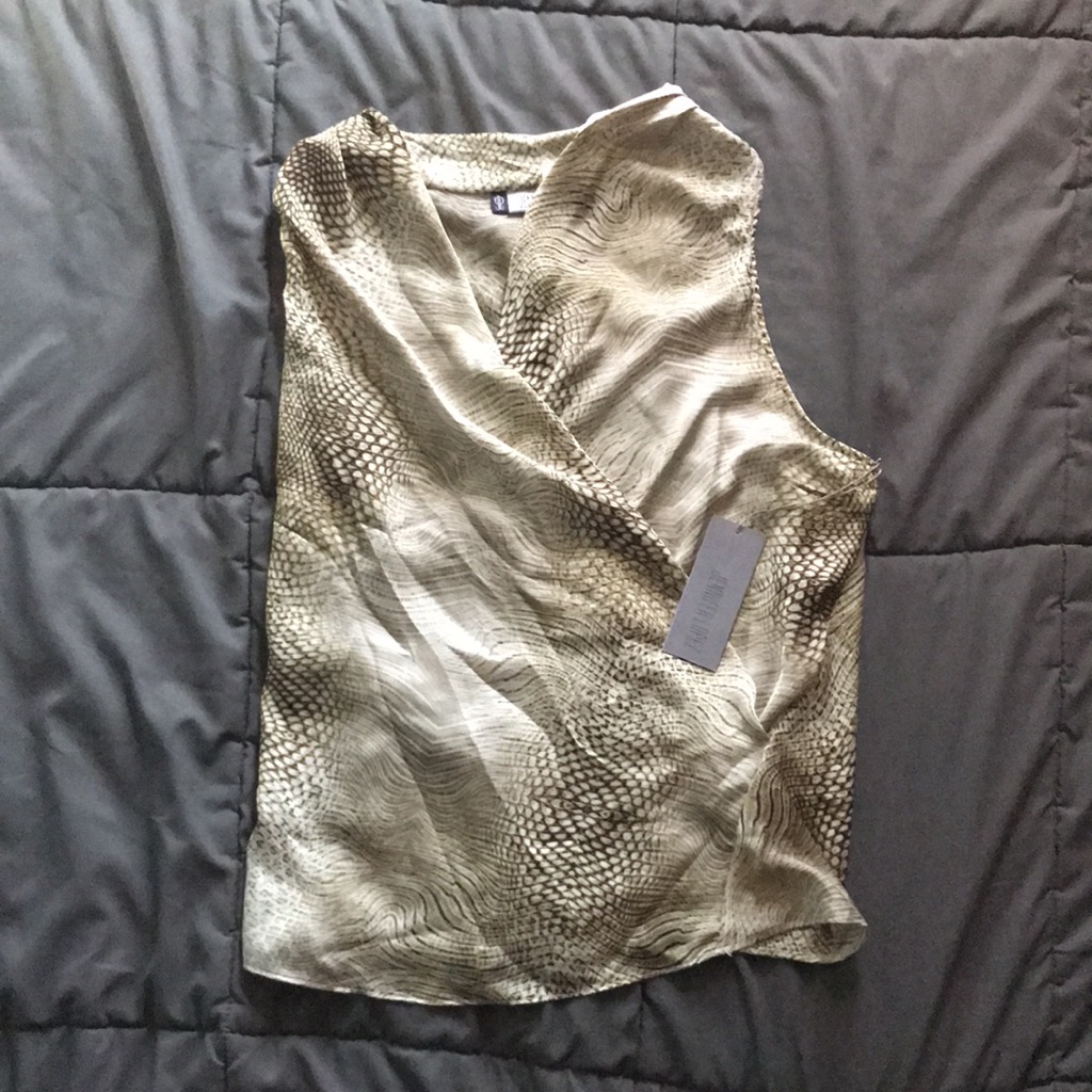 Jennifer Lopez Animal Wave Texture Style Sleeveless ShirtSize Large Brand New